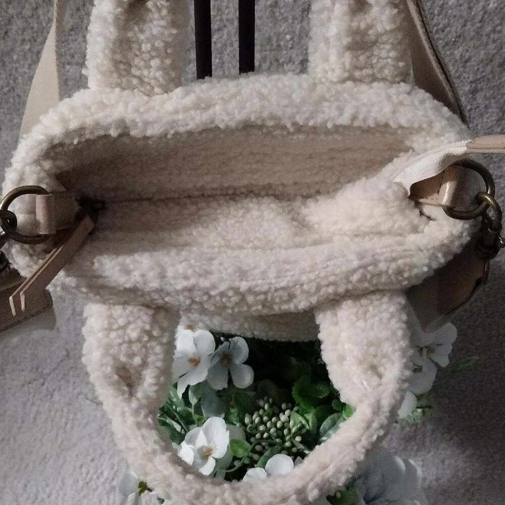 Universal Thread Sherpa Crossbody Mini Tote - Picture 4 of 8
